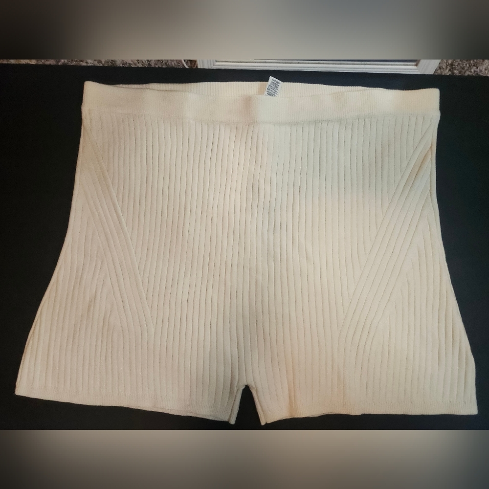 Victoria's Secret PINK High Waist Cream Ribbed Shorts XXL